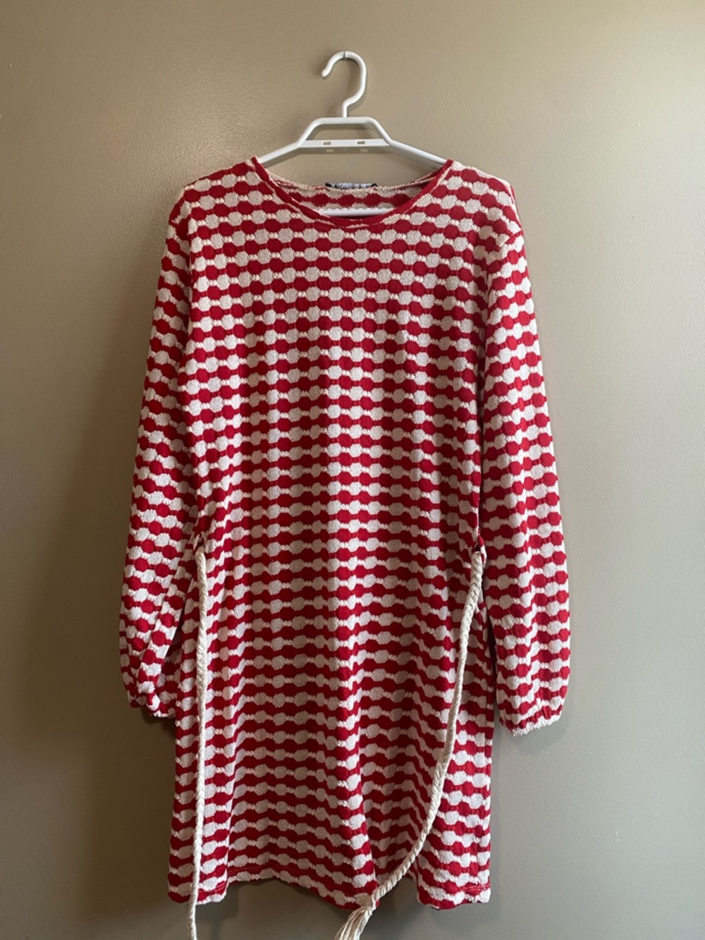 BNWT Red & Cream Textured Long Sleeve Knit Dress